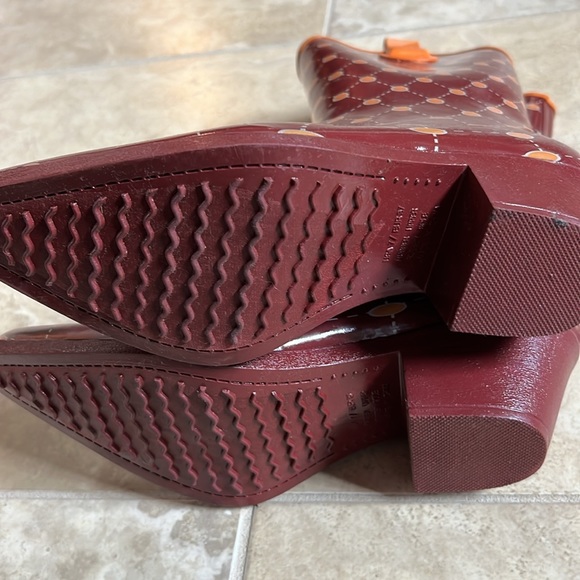 Stadium Stompers NEW!! size 7 rain boots orange and maroon NWOT - Picture 4 of 4